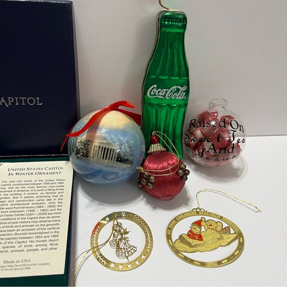 Christmas Ornament lot, good preowned condition. One ornament missing cap - Picture 3 of 4